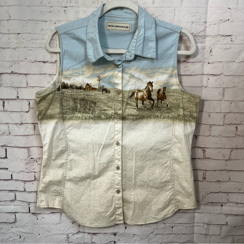 Bit & Bridle Women Size Large Sleeveless Western Button Shirt Horses Barn Scene